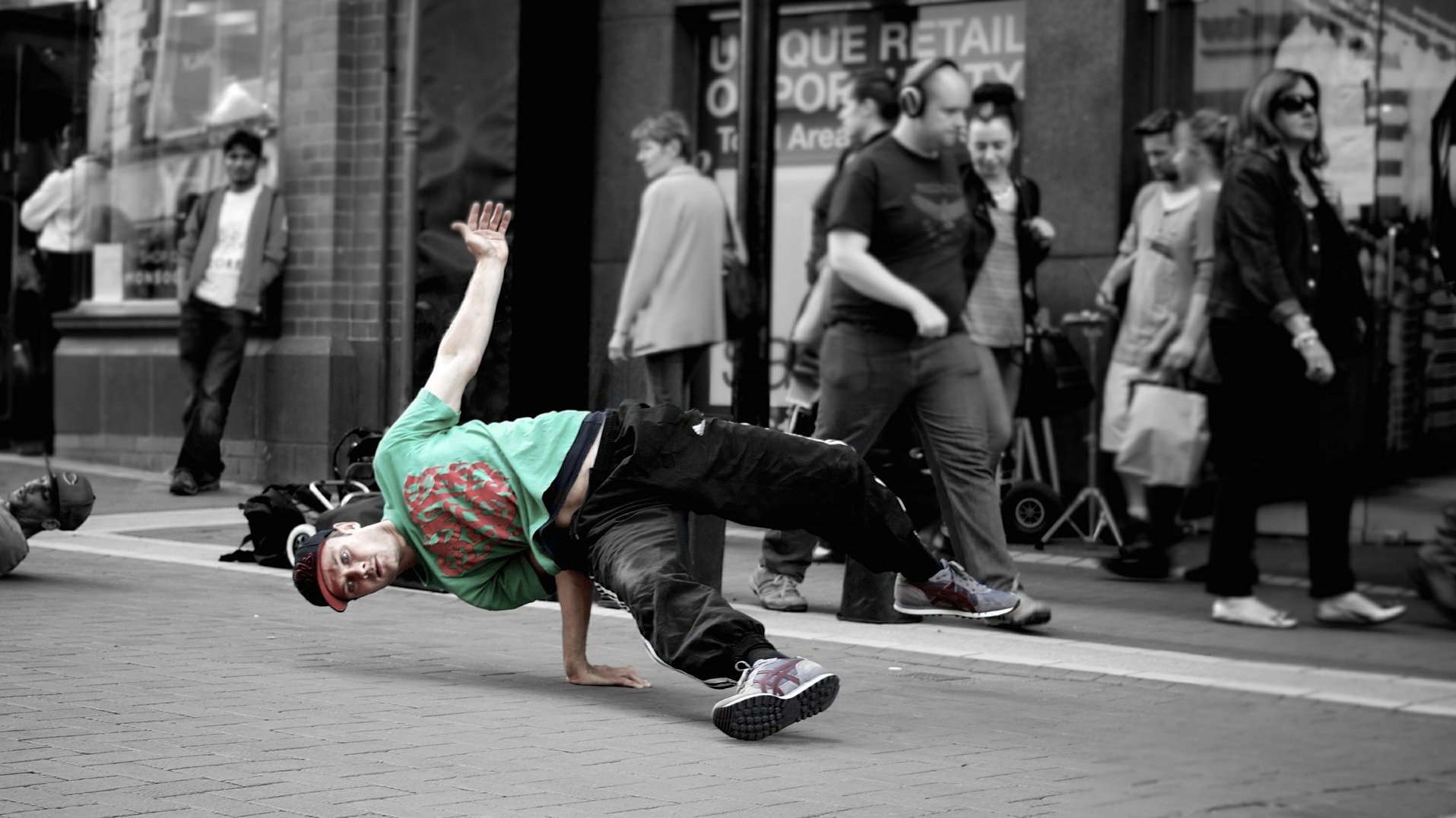 I streetdance handler det om at være cool og have masser af attitude.