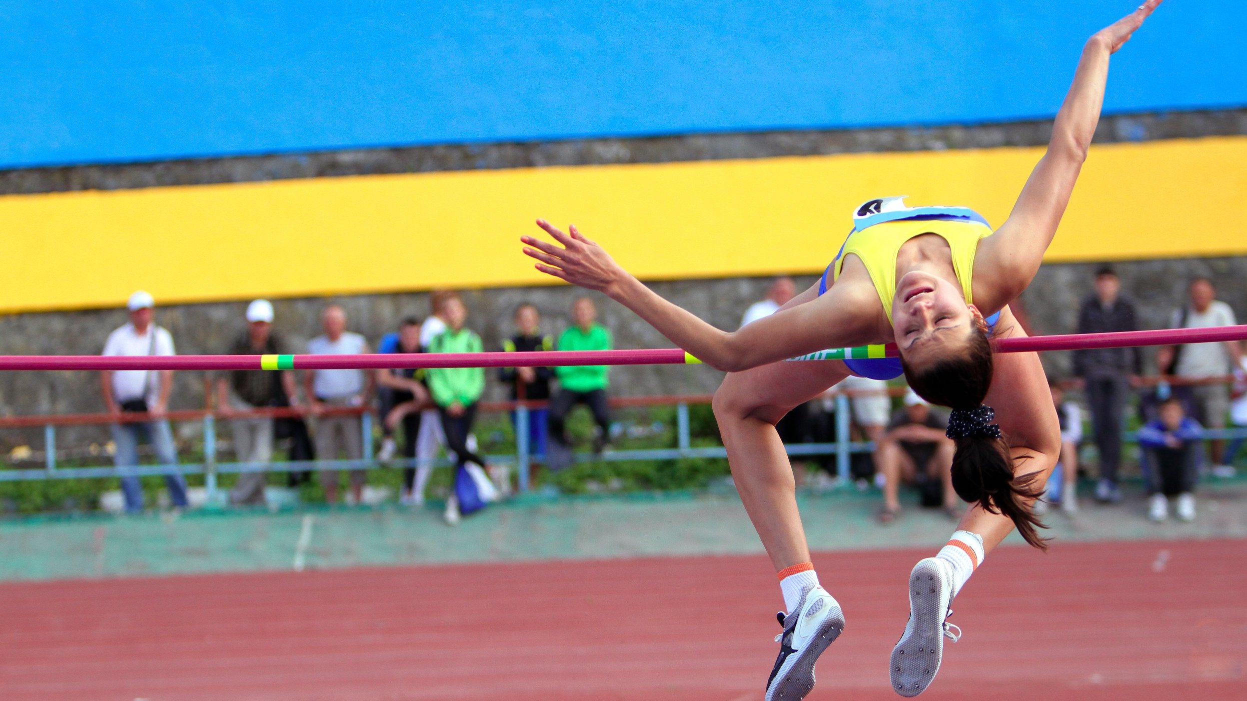 Her ser du teknikken fosbury flop, som benyttes af de fleste højdespringere i dag.